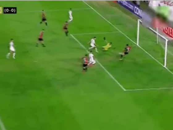Imagem do artigo:Zagueiro salva gol de forma incrível em jogo da Libertadores