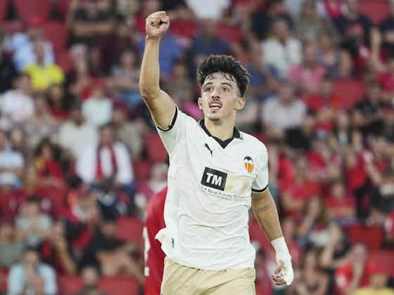 Article image:Valencia tie Diego López down through 2027
