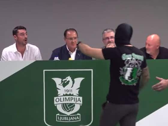 Image de l'article :Albert Rieira expulsé par des supporters cagoulés lors de sa première conférence de presse (vidéo)