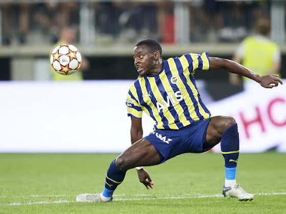 Artikelbild:Medien: FC Brentford plant Angebot für Fenerbahçe-Außenverteidiger Osayi-Samuel