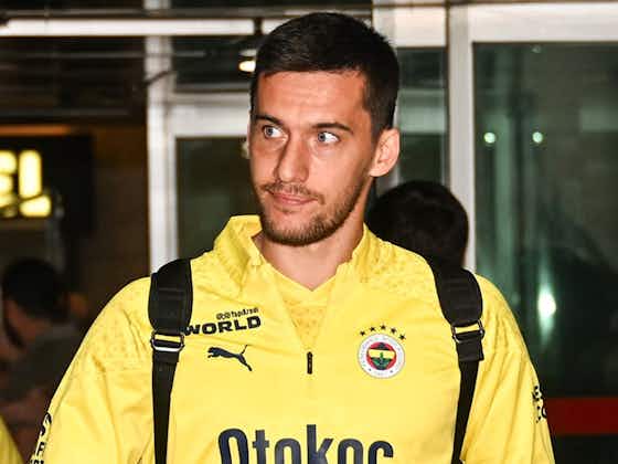 Artikelbild:Fenerbahçe-Stürmer Umut Nayir von Istanbuler Stadtrivalen umgarnt