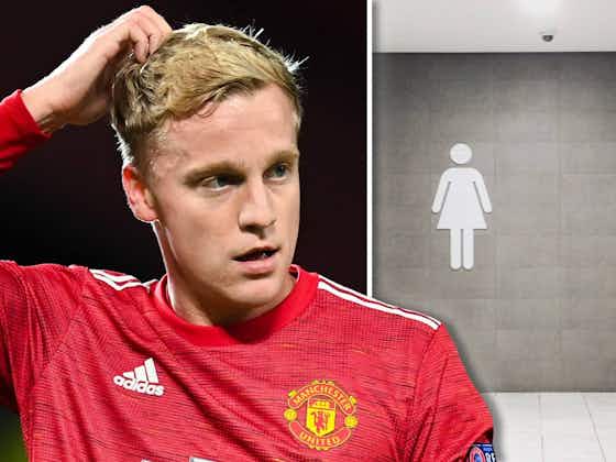 Article image:Manchester United ace makes fatal Stamford Bridge toilet error during draw with Chelsea