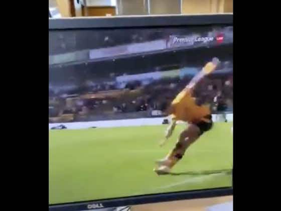 Article image:Video: Wolves star Raul Jimenez makes an embarrassing mess of attempted rabona