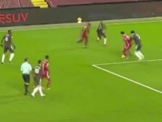 Article image:(Video) Firmino & Mane combine to school Man United defence with silky skills
