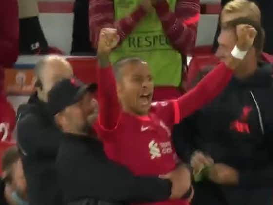 Article image:(Video) Elated Klopp surprises Thiago with bear hug lift on the sidelines after Henderson’s half-volley hands Reds the lead