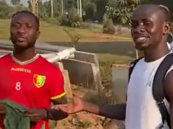 Article image:(Video) Naby Keita jokes that he will “transfer to Senegal” after posing with Sadio Mane and Senegal shirt