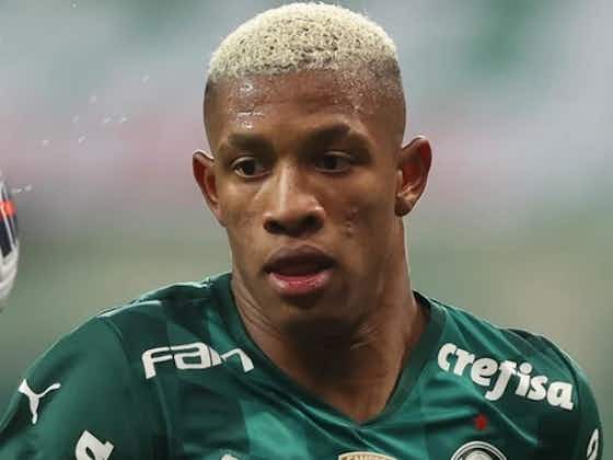 Article image:Barcelona offered 21-year-old Palmeiras starlet considered the successor to Sergio Busquets