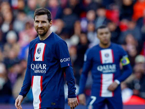 Article image:Lionel Messi has a “50% chance” of returning to Barcelona, according to Sergio Aguero