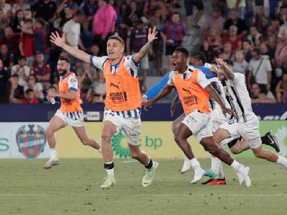 Article image:Alaves make swift return to LaLiga as late, late winner sees off Levante in play-off final