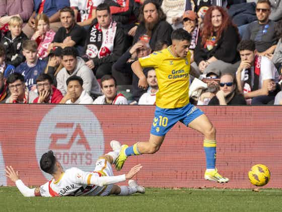 Article image:Las Palmas starlet Alberto Moleiro – ‘People always compare me to Pedri, but we’re very different players’