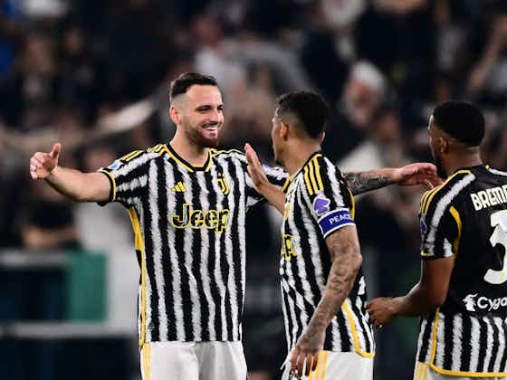 Article image:Watch: Two Juventus stars give gift to fans after win over Fiorentina