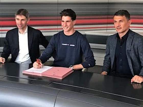 Article image:Photos appear to confirm Milan have signed talented goalkeeper from Greece