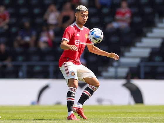 Article image:Manchester United name their price to sell midfielder – report