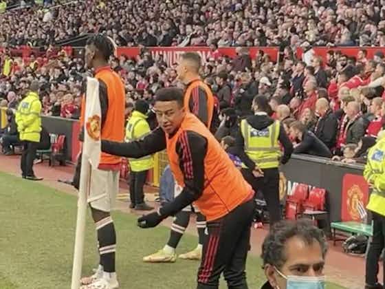 Article image:(Video) Jesse Lingard personally responds to furious fan during warm-up