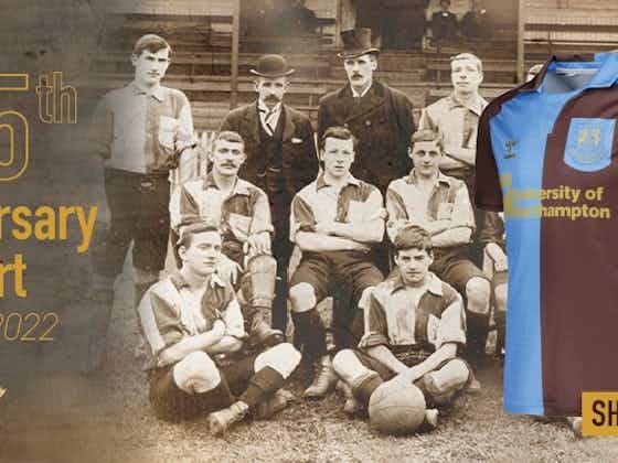 Imagem do artigo:Camisa de 125 anos do Northampton Town 2022 é revelada pela Hummel