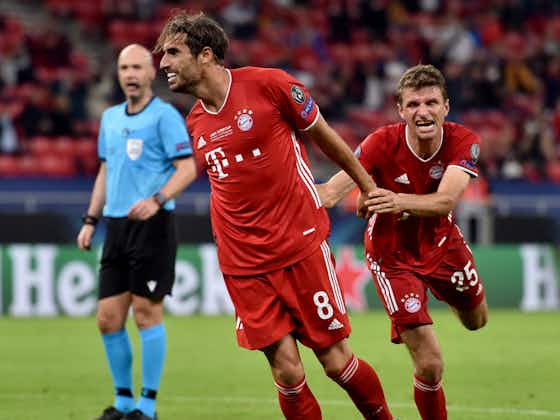 Article image:Muller congratulates 'Mr Super Cup' Martinez on Bayern winner