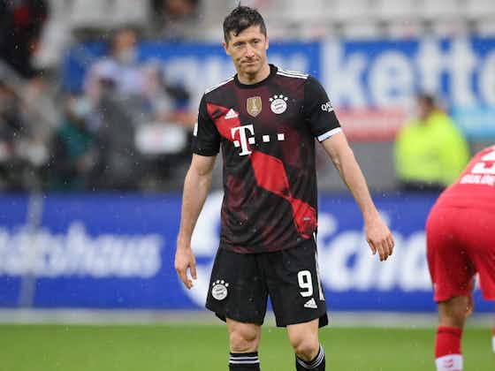Article image:Lewandowski 'the best striker in the world' as he matches Bayern legend Muller
