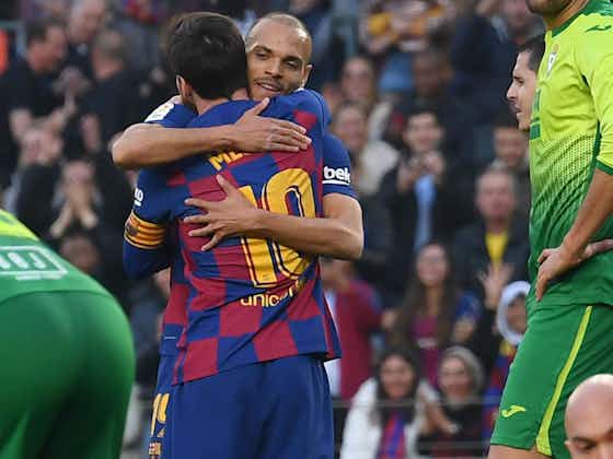 Article image:Braithwaite vows not to wash debut Barca jersey after Messi hug