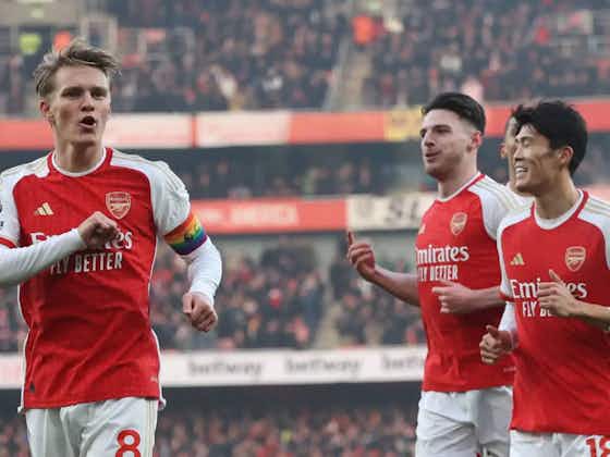 Article image:Arsenal 2-1 Wolves: Gunners cling on after late scare to keep top spot secured