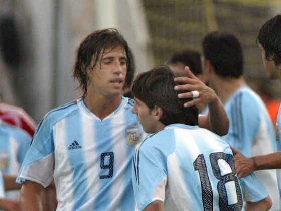 Imagen del artículo:Se cumplen 17 años del debut de Messi en la Selección Argentina: expulsión inmediata y defensa de Scaloni