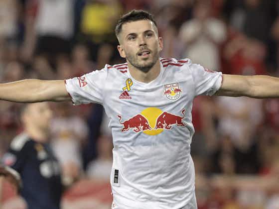 Article image:Lewis Morgan signs New York Red Bulls contract extension