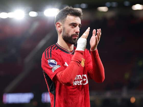 Article image:Bruno Fernandes 'insisted' on playing for Man Utd with broken bone