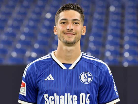 Artikelbild:Rückschlag für Leo Greiml: Schalke-Verteidiger droht Saison-Aus