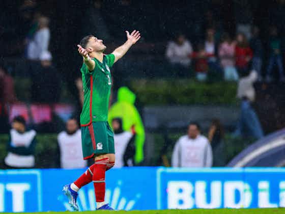 Imagen del artículo:Fans piden a Santi Giménez hacer un 'Carlos Vela' y dejar la Selección Mexicana