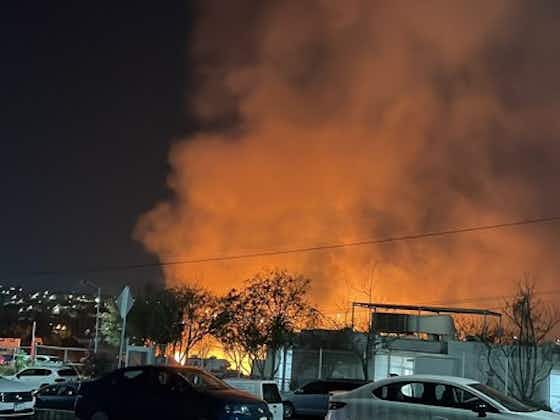 Imagen del artículo:Incendio desata miedo en pleno Querétaro vs Pumas