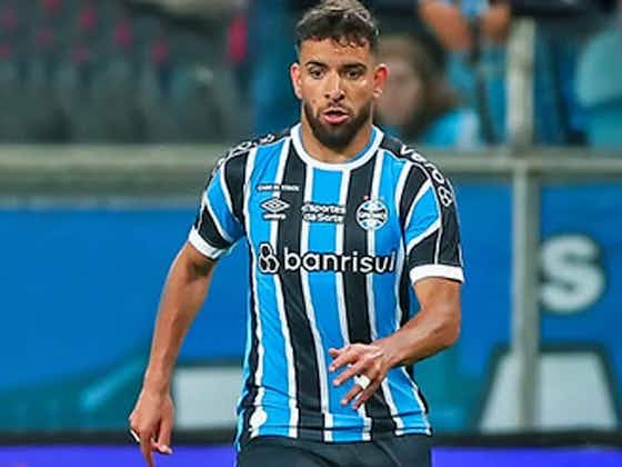 Imagem do artigo:Pepê não treina e pode ser desfalque no Grêmio; Diego Costa será reavaliado