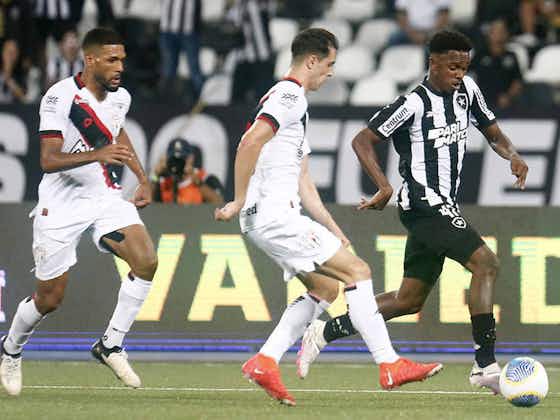 Imagem do artigo:Botafogo vence o Atlético-GO e encerra longo jejum no Brasileiro