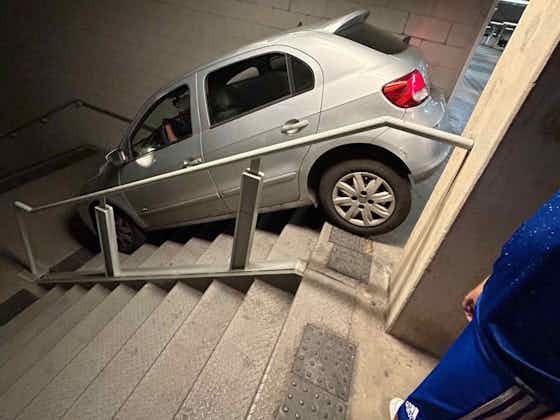 Imagem do artigo:Torcedor erra saída e desce escadaria no Mineirão com carro; confira