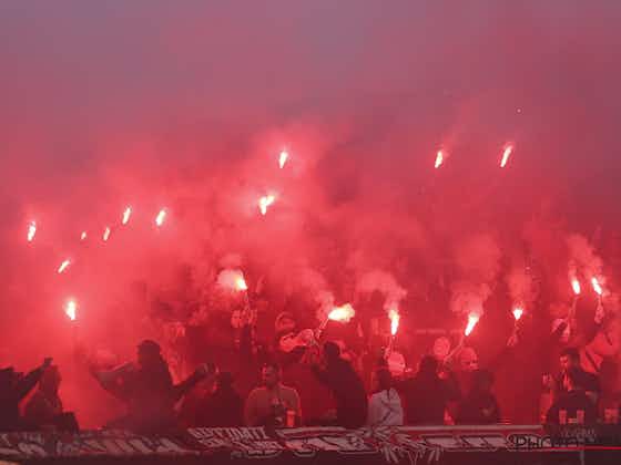 Image de l'article :🎥 Banderoles, chants, fumigènes...et interruption de la rencontre : les fans du Standard se font entendre ! 