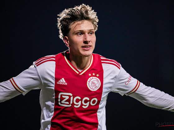 Image de l'article :L'Ajax croit dur comme fer en Mika Godts et le prouve de manière concrète