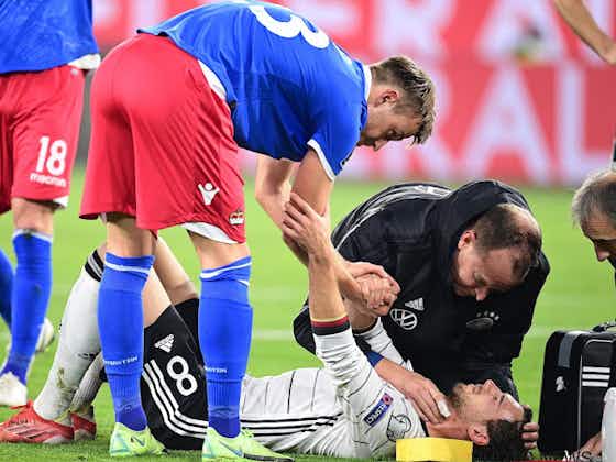 Image de l'article :🎥 La superbe réaction du joueur du Liechtenstein exclu après son geste dangereux sur Goretzka