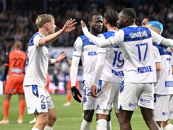 Image de l'article :Ligue 2 –  Auxerre, Angers et l’ASSE continuent de se tenir en quatre points : le calendrier du sprint final pour la montée directe en Ligue 1