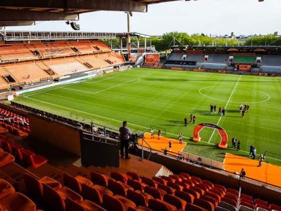 Image de l'article :Lorient - OL : la Ligue va examiner la pelouse du Moustoir 