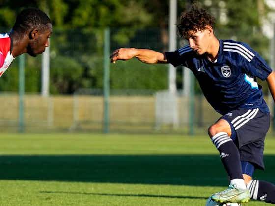 Image de l'article :Bordeaux : un jeune joueur signe son premier contrat pro (off)