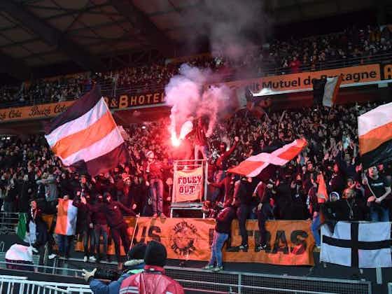 Image de l'article :Lorient - Angers : les supporters des Merlus adressent un message de réconfort à Julien Laporte