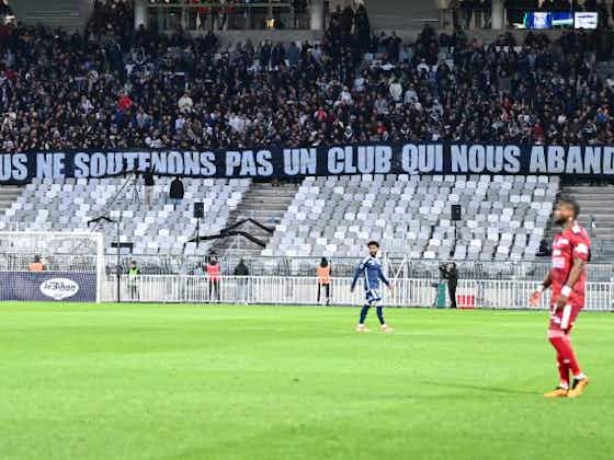 Image de l'article :Bordeaux – Dunkerque : la banderole assassine des supporters bordelais contre la direction 