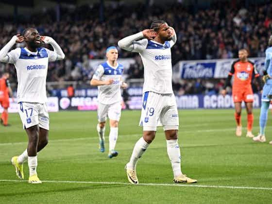 Image de l'article :Ligue 2 (j34) : Auxerre fonce vers le titre, Valenciennes s’offre Ajaccio, Troyes toujours en vie... les résultats du multiplex 