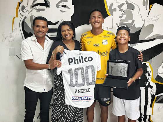 Imagem do artigo:Ângelo completa 100 jogos pelo Santos FC e recebe placa: “Me emociona todos os dias vestir essa camisa”