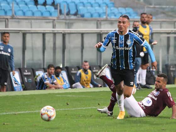Imagem do artigo:Mesmo com chegada de Douglas Costa, Luiz Fernando deve seguir no Grêmio