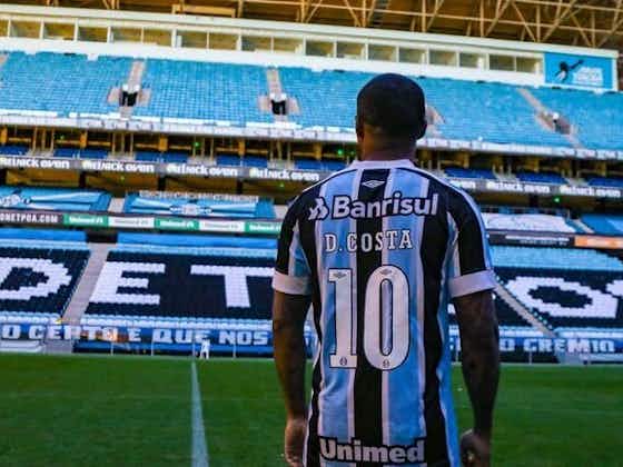 Imagem do artigo:Douglas Costa fica próximo de reestreia pelo Grêmio
