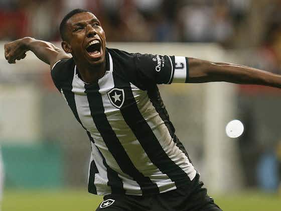 Imagem do artigo:Botafogo define multas rescisórias de Kanu para o Brasil e para o exterior; veja valores