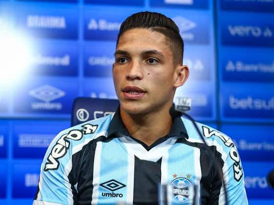 Imagem do artigo:Grêmio pode ser obrigado a comprar o lateral Rodrigo Ferreira; entenda