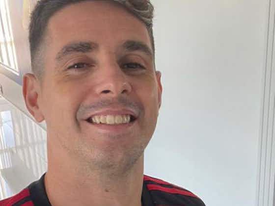 Imagem do artigo:Oscar tem foto vazada vestindo a camisa do Flamengo