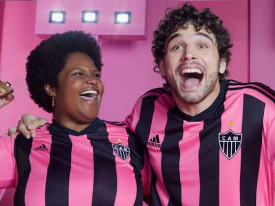 Imagem do artigo:Após sucesso de vendas, Atlético planeja estreia da camisa rosa diante do Ceará