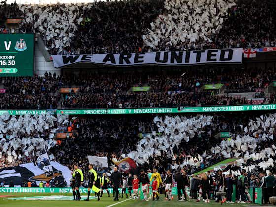 Artikelbild:Gemeinsame Erklärung: Fans von Man United und Newcastle stellen sich gegen Sportswashing durch Diktatoren