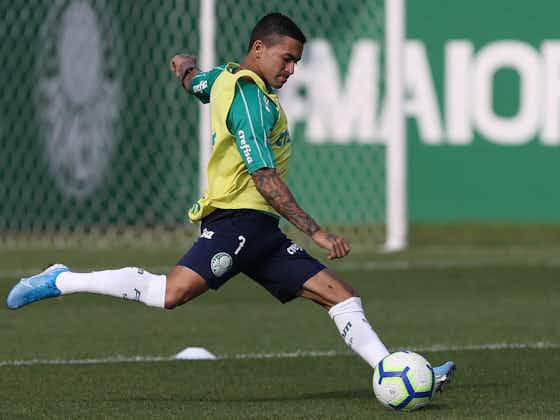 Imagem do artigo:Palmeiras pode ter que vender dois jogadores para “pagar” volta de Dudu